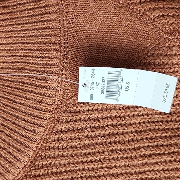Aero Small burnt orange sweater - Picture 6 of 8